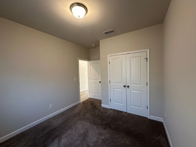 Foto del edificio - Beautiful Spacious 4 BR 3 Bath Home in Mur...