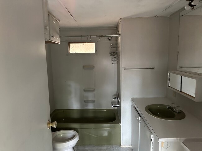 Building Photo - 297 Babbs Dr