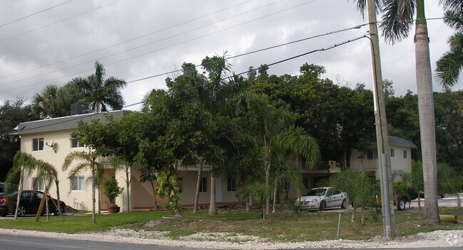 Building Photo - 1111 SW 4th St