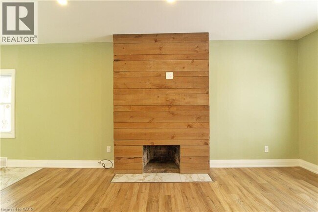 Photo du bâtiment - 1243 Langmuir Ave