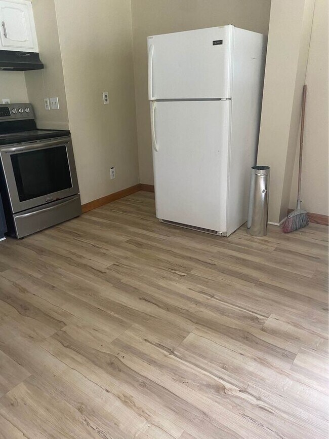 Kitchen - 17 Willow St