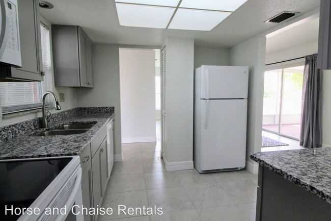 Building Photo - 2 br, 2 bath Apartment - 125 Base Ave E.