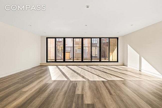 Building Photo - 48 W 68th St