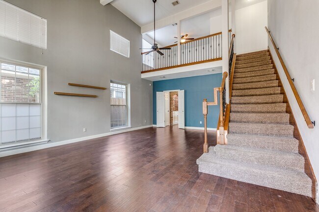 Foto del edificio - 3-BEDROOM IN GATED LOST OAKS NEAR MEDICAL ...