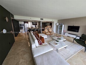 Building Photo - 11113 Biscayne Blvd