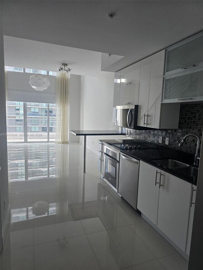 Foto del edificio - 60 SW 13th St
