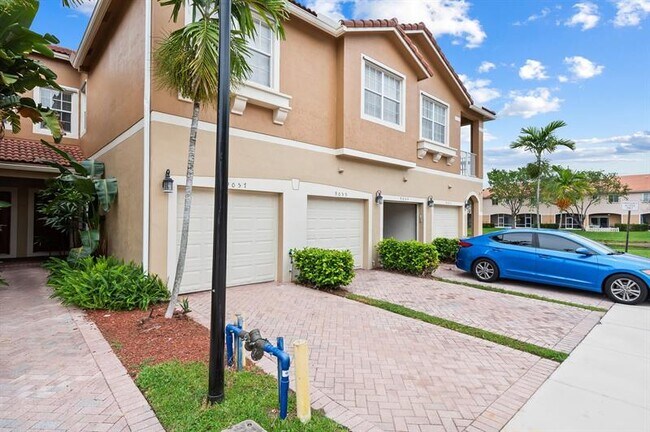 Foto del edificio - 9057 Plymouth Pl