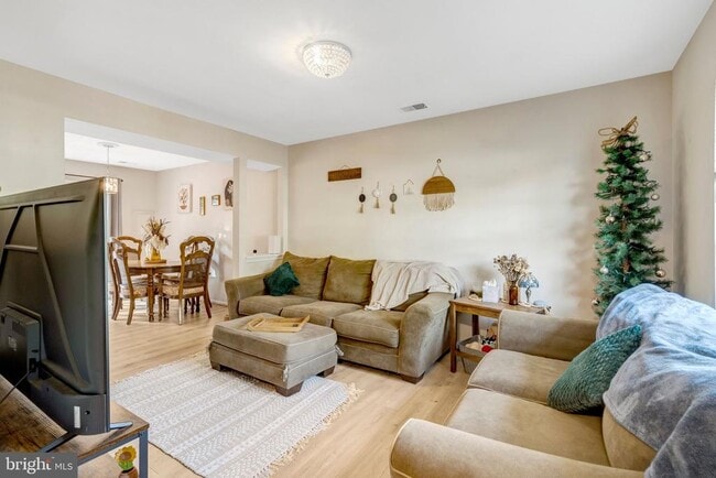 Foto del edificio - 14831 Basingstoke Loop