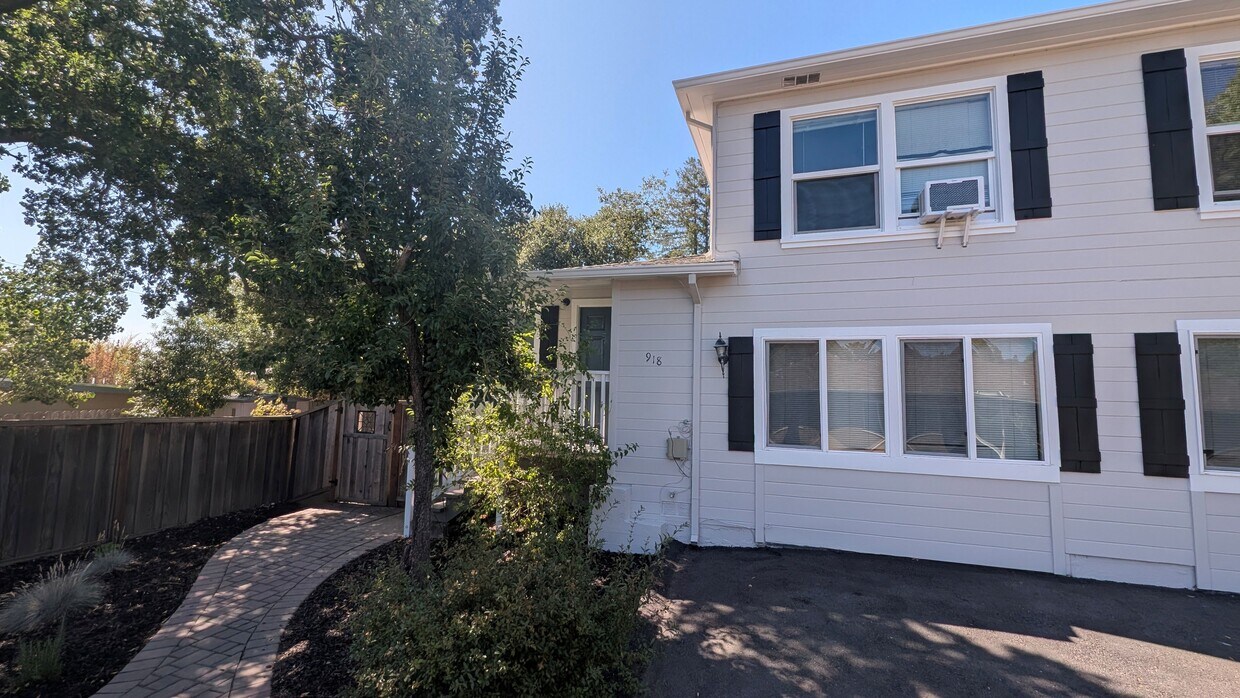 Photo - 918 Oak St (Lafayette, CA)