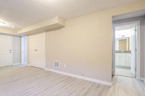 Foto del edificio - 4576 Davenport Way