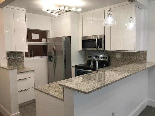 Building Photo - 120 Royal Palm Rd