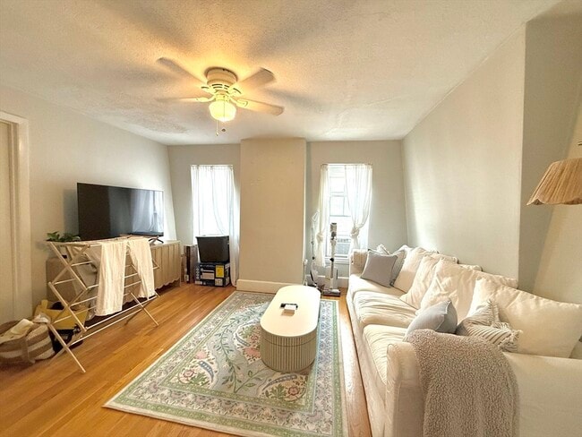 Building Photo - 373 K St