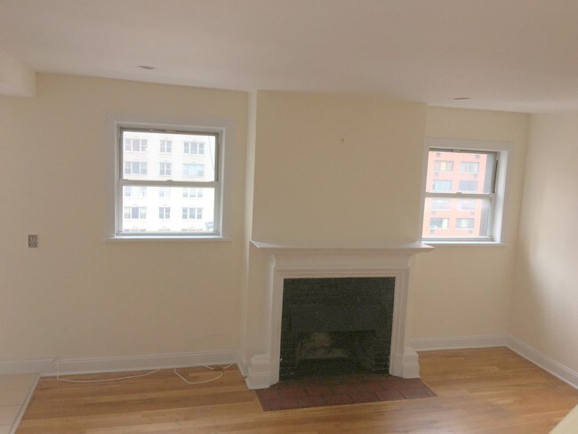 Building Photo - 163 E 36th St