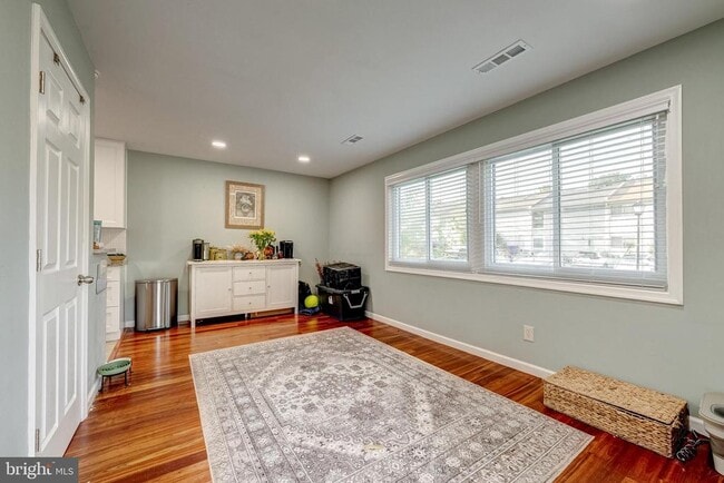 Building Photo - 300 Reneau Way