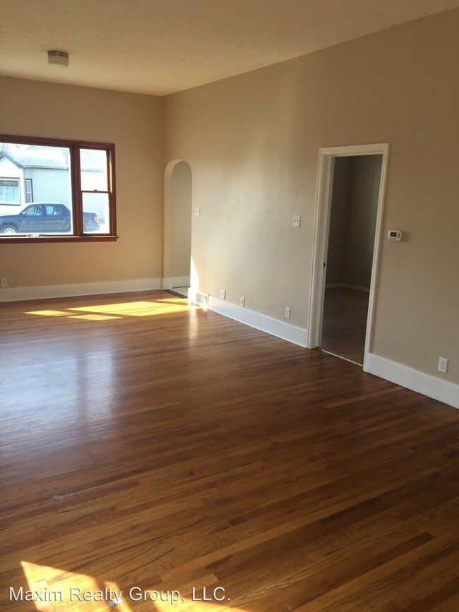 Building Photo - 2 br, 1 bath House - 1600 6 AV