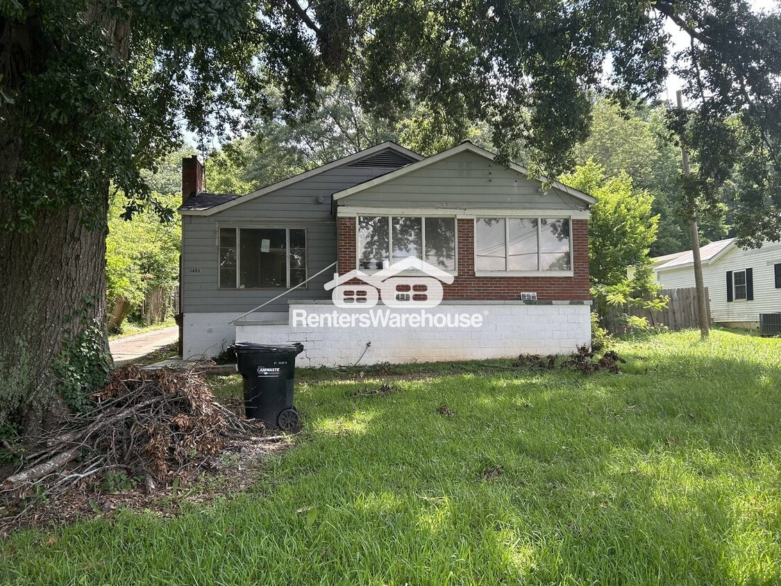 Primary Photo - 1433 Cherry Ave