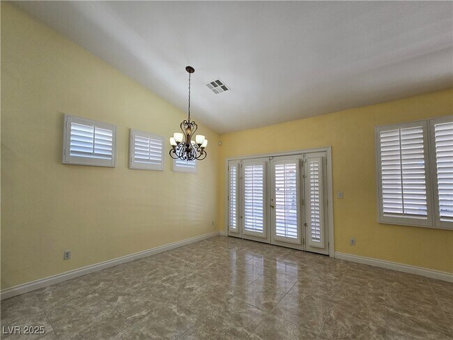 Foto del edificio - 6301 Heather Creek Pl