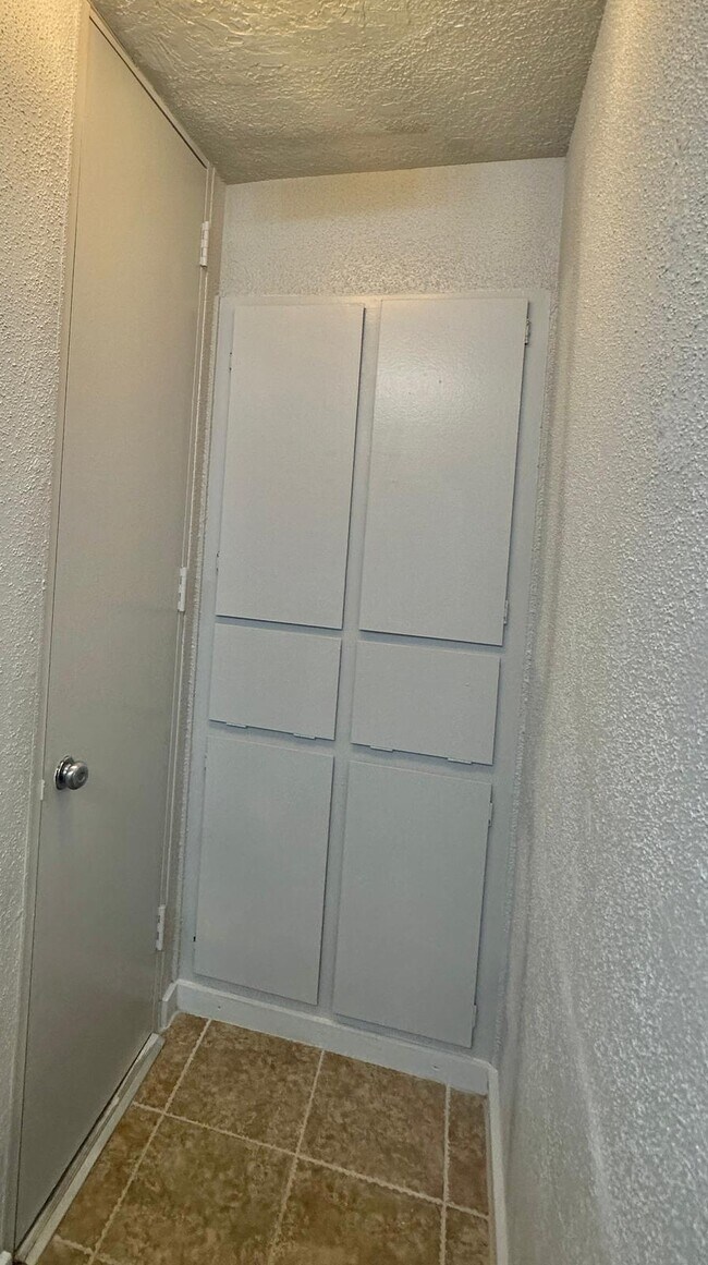 4 Lakeway St, Panorama Village, TX 77304 Townhome Rentals in Panorama