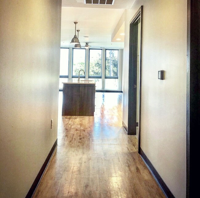 Foto del edificio - 1530 N Jackson St