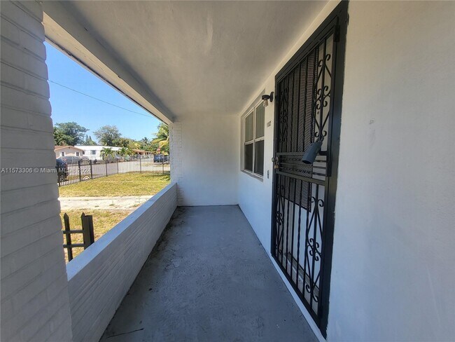 Foto del edificio - 1102 NW 100th Terrace
