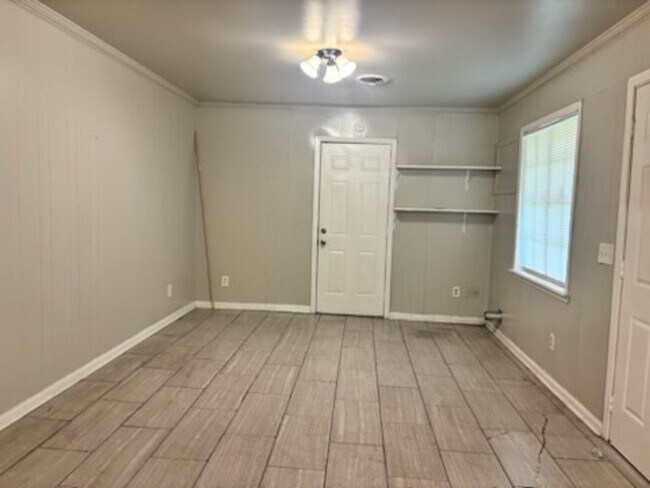 Foto del edificio - 1554 Dianne Dr