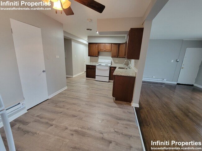 Building Photo - 3115 W 79th St