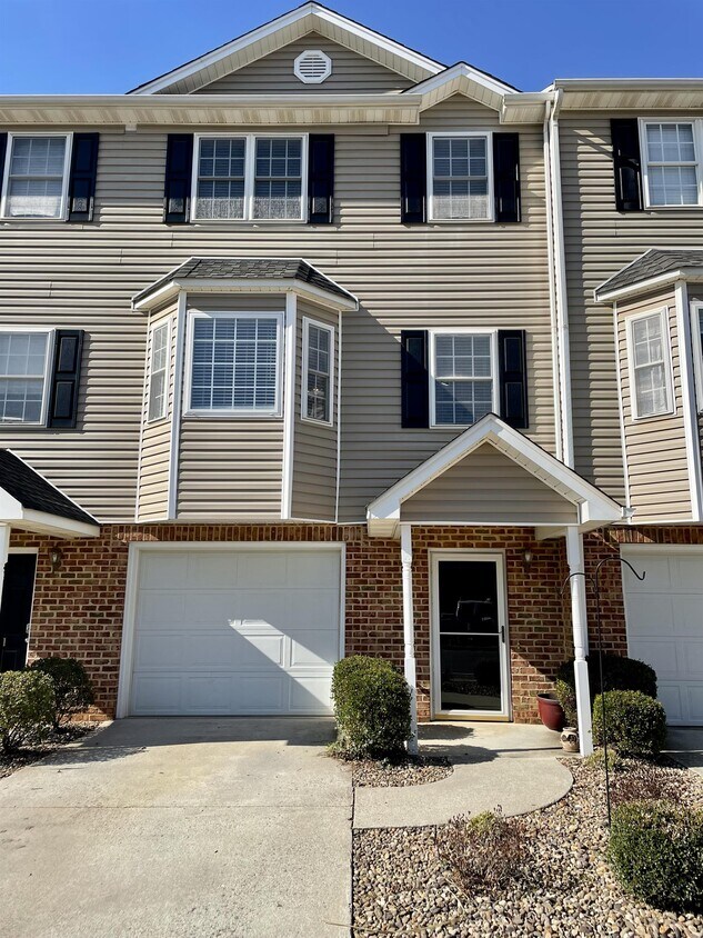 Primary Photo - 713 Wyndhurst Dr
