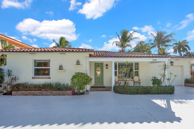 Foto del edificio - 324 Blossom Ln