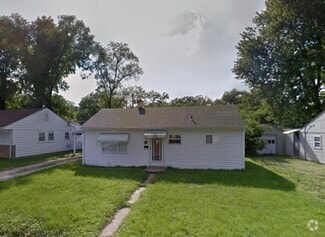 Building Photo - 1112 Lilac Dr