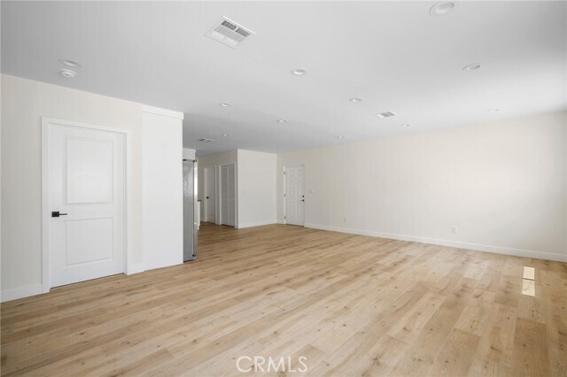 Foto del edificio - 6849 De Celis Pl