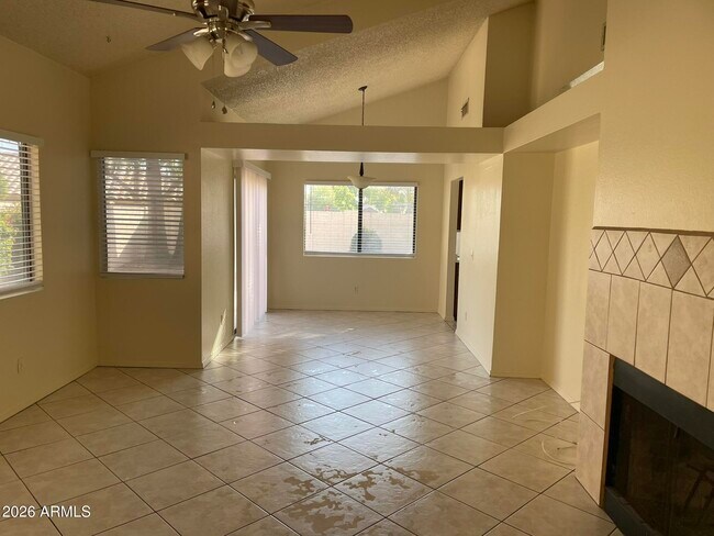 Foto del edificio - 4587 W Harrison St