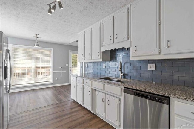 Foto del edificio - 1055 Leighs Brook Way