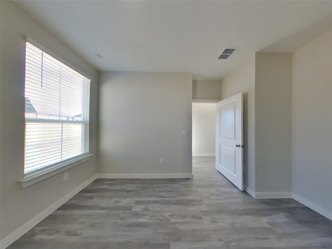 Building Photo - 1536 Mexican Heather Dr