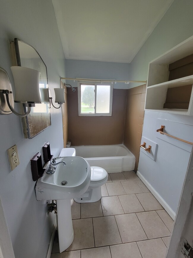 Building Photo - 1331-1333 Thurston St