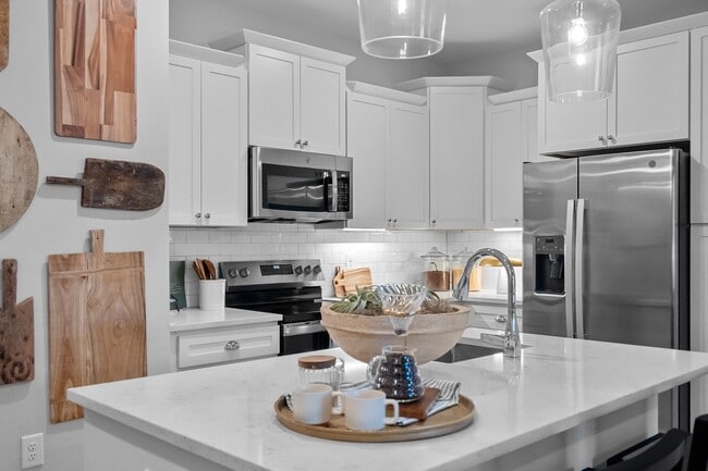 Building Photo - Hawthorne at Traditions