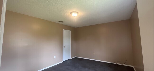 Foto del edificio - 310 Carriage Ln