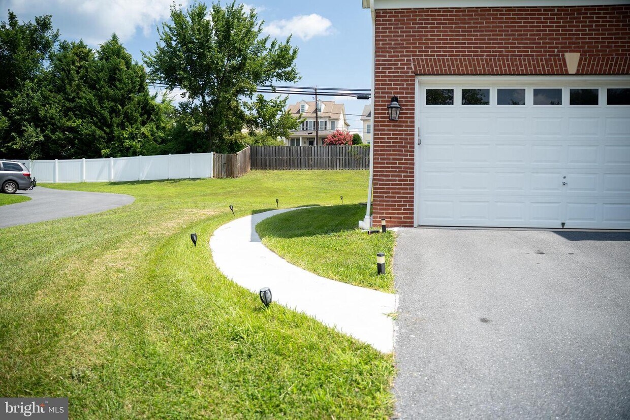 21 Old Bonifant Rd, Silver Spring, MD 20905 House Rental in Silver