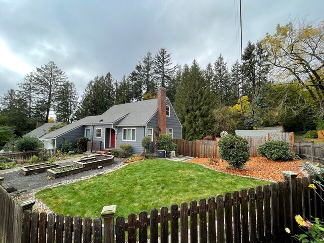 Building Photo - 4Bd/2Ba Home in Beaverton ~ Garden Heaven,...