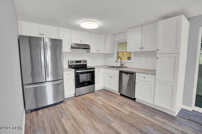 Foto del edificio - 6325 Pridgen St