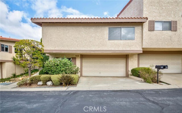 Building Photo - 28200 Ridgefern Ct