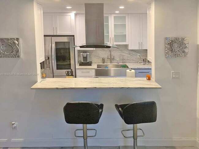 Foto del edificio - 2120 NE 42nd St