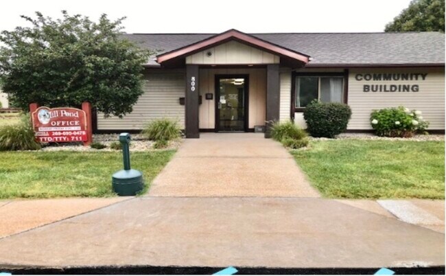 Foto del edificio - 800 E Smith St