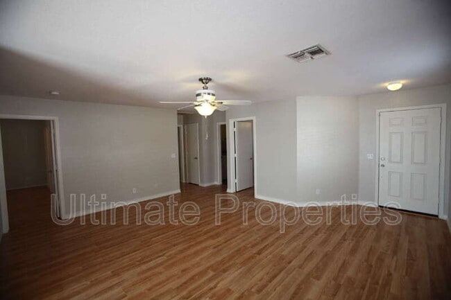 Building Photo - 15761 N 138th Ave