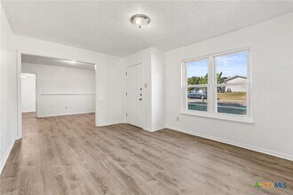 Building Photo - 505 Curry Ave