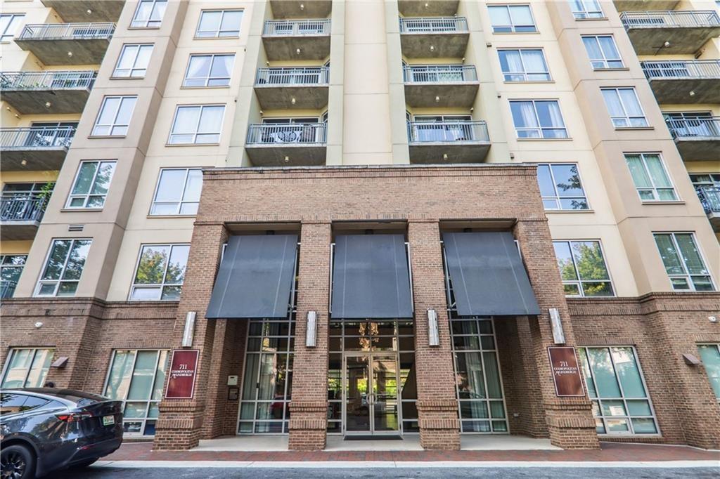 Foto principal - 711 Cosmopolitan Dr NE