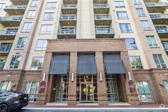 Building Photo - 711 Cosmopolitan Dr NE