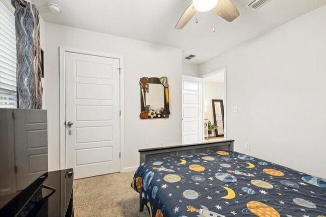 Building Photo - Updated and Move In Ready 4/2 in Cantonment