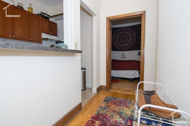 Foto del edificio - 9/1 No Fee! Quiet rear-facing 2BR in elevator building on Comm Ave!