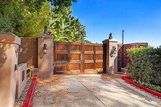 Building Photo - 1316 Beverly Grove Pl