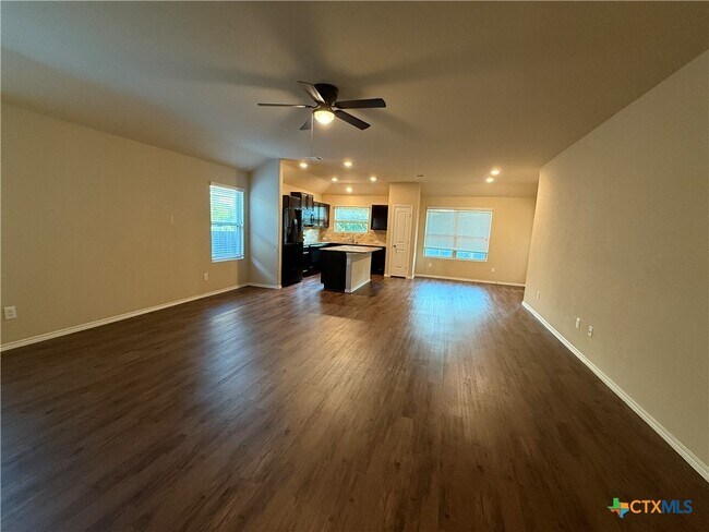 Foto del edificio - 2934 Field Ridge